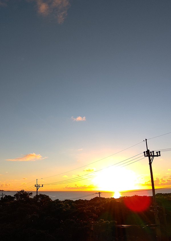 [
						あーりてぃだ]
						から見える、朝の景色